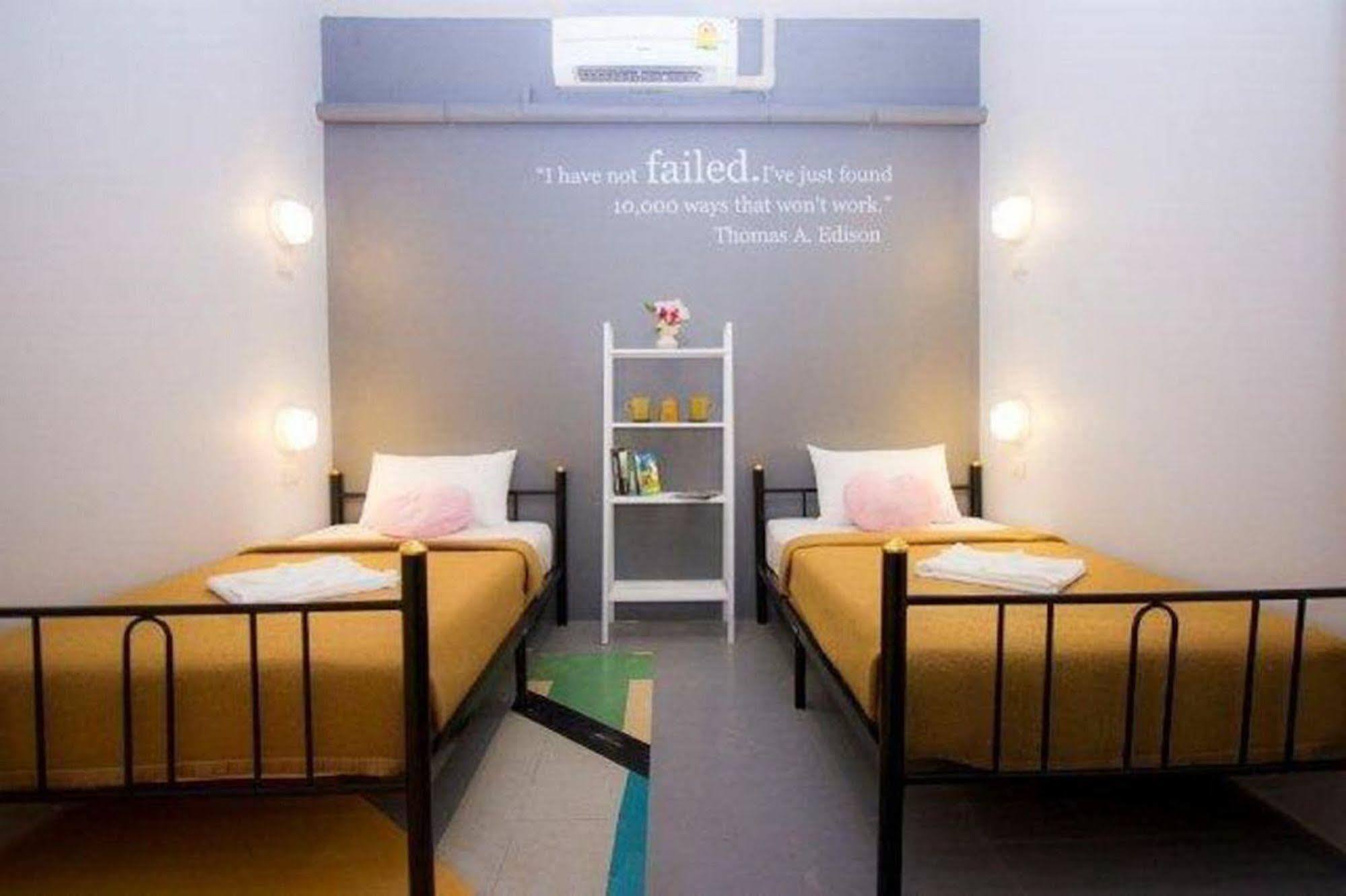 Kool Backpacker Hostel Patong Buitenkant foto